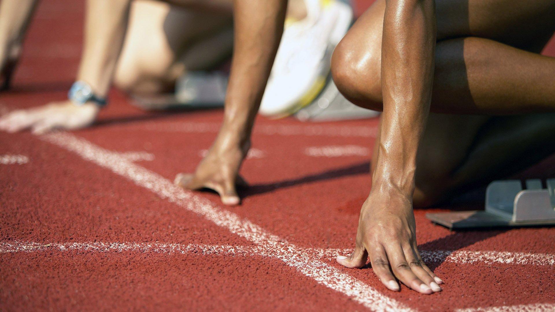 体坛直击，西班牙人主场沸腾欢庆皇马赛季首败 武磊与传奇本泽马交换战袍成经典瞬间