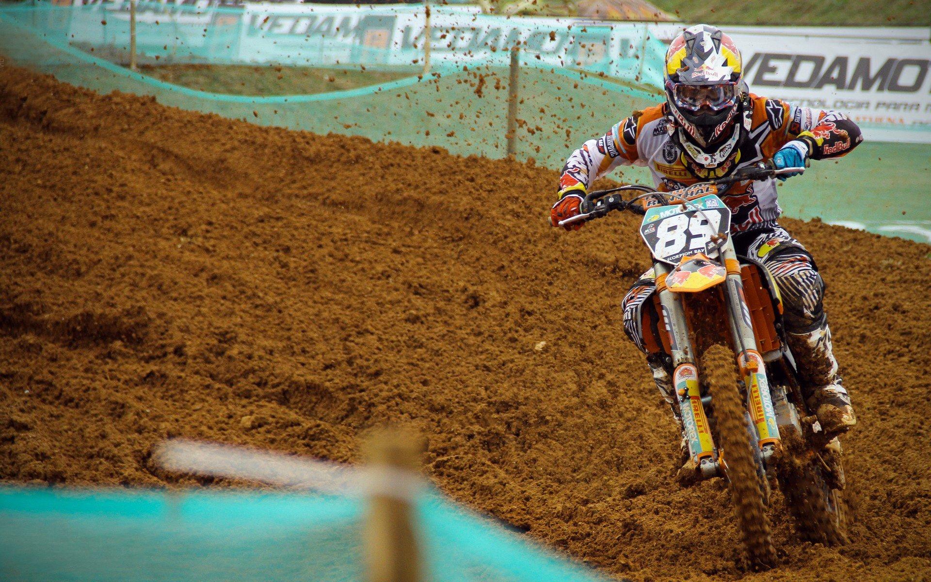 早报23年梦圆！欧洲豪门利兹联重返英超，升超之战引爆全球狂欢