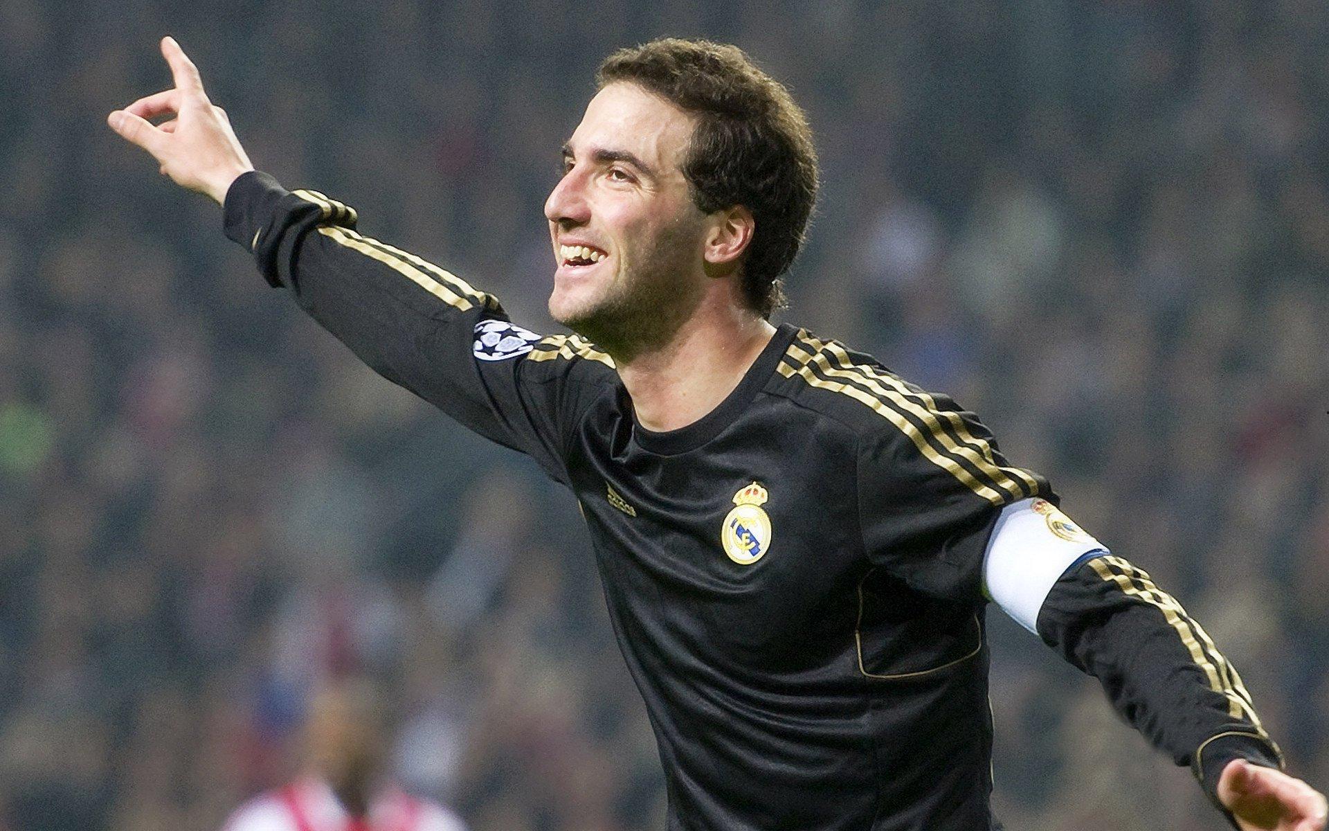 西班牙女足陷入危机，球员集体请愿退队，足协管理问题引众怒